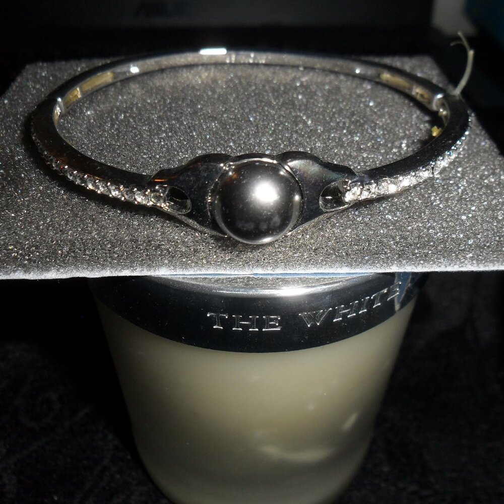 Vintage Avon stretch bracelet with rhinestones
